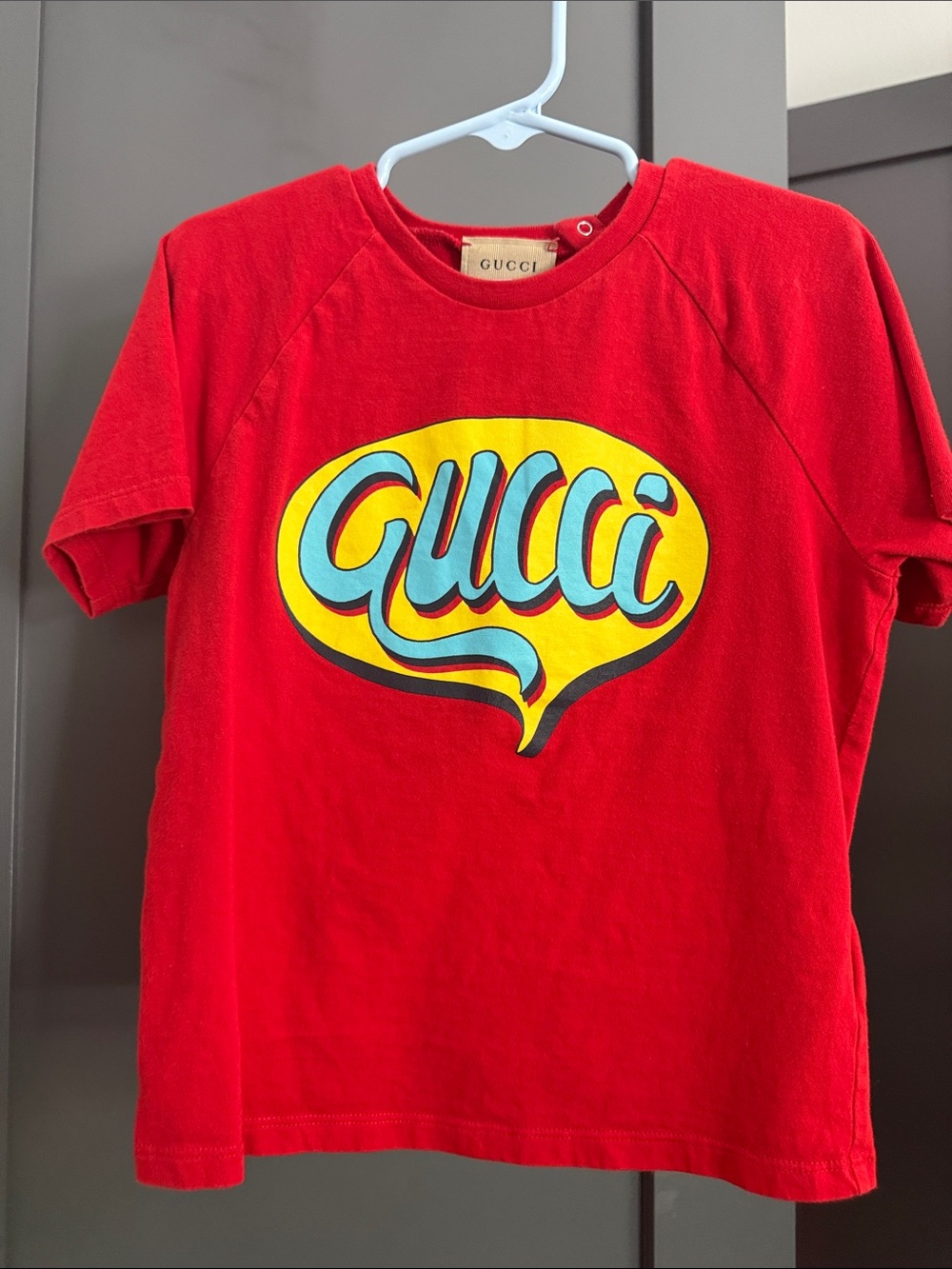 Authentic Gucci Red Kids Short-Sleeve Logo Tee with Yellow & Blue Graphic